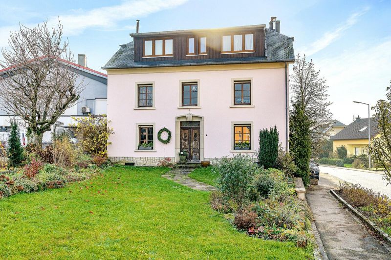 Mansion with 12 rooms to sell in Bergem