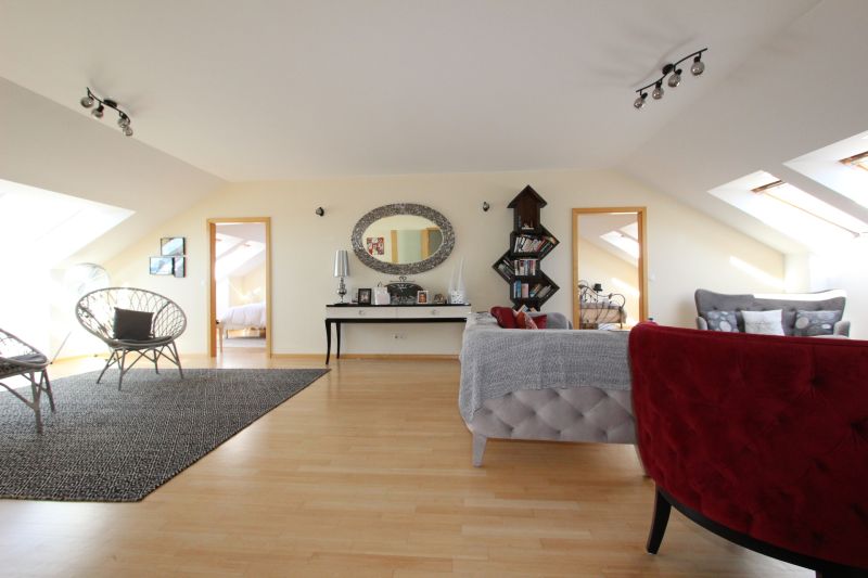 Penthouse with 4 rooms to sell in Luxembourg-Limpertsberg