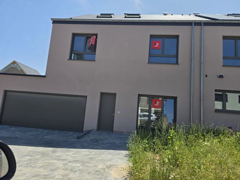 Semi-detached house with 5 rooms to sell in Garnich