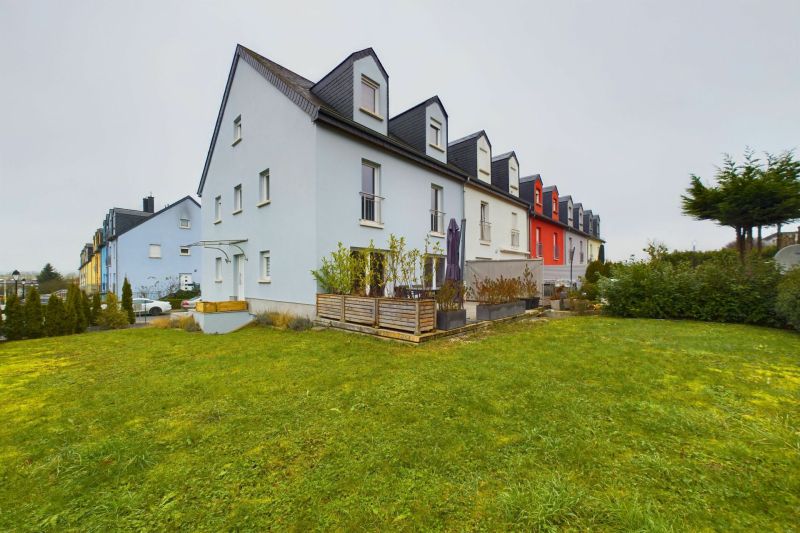 Semi-detached house with 6 rooms to sell in Frisange