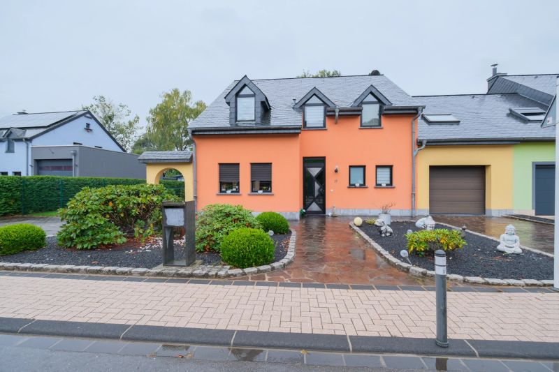 Semi-detached house with 3 rooms to sell in Mertzig