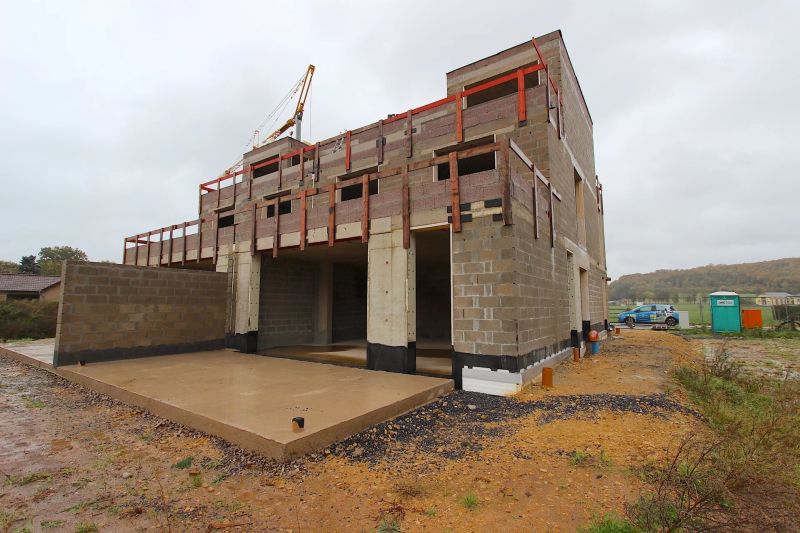 House with 4 rooms to sell in Saeul