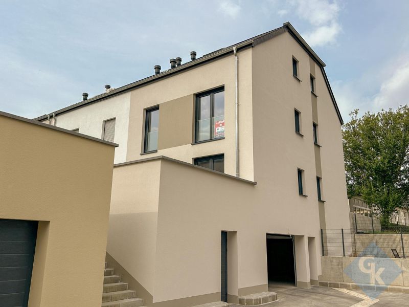 House with 4 rooms to sell in Eschdorf