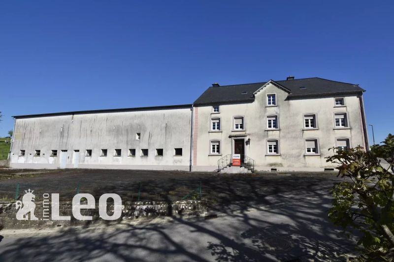 Village house with 6 rooms to sell in Merscheid
