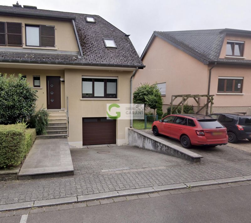 Semi-detached house with 4 rooms to sell in Warken