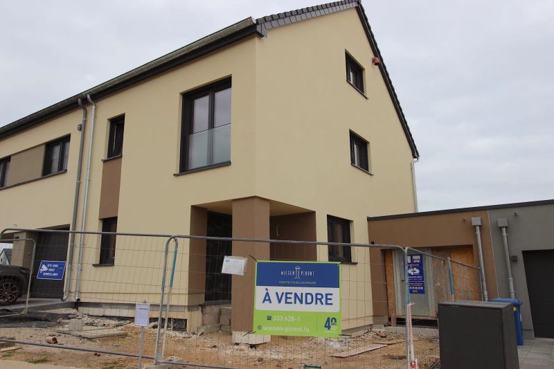 House with 3 rooms to sell in Garnich