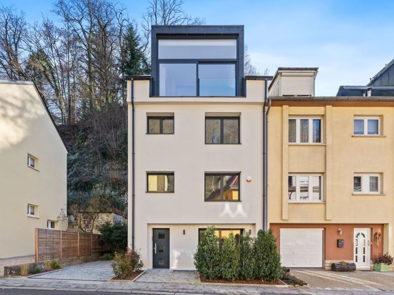 Town house with 4 rooms to sell in Luxembourg-Neudorf