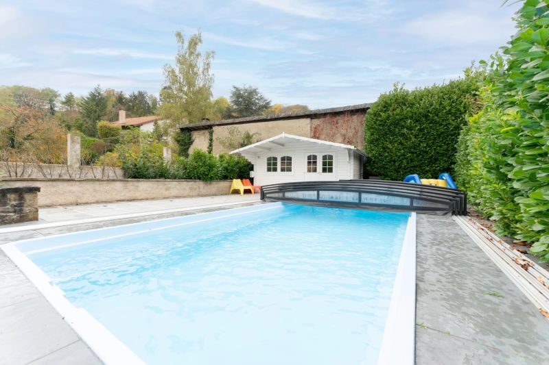 Village house with 7 rooms to sell in Senningen