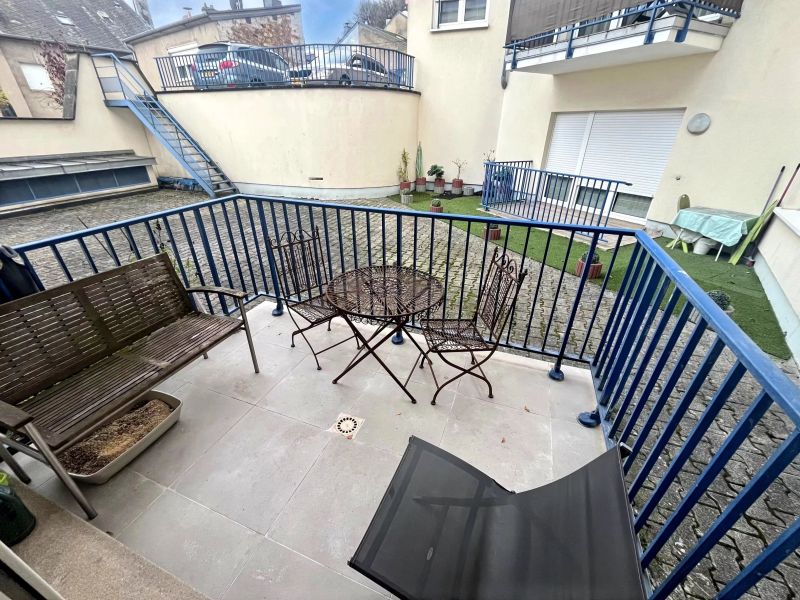 Apartment with 2 rooms to sell in Niederkorn