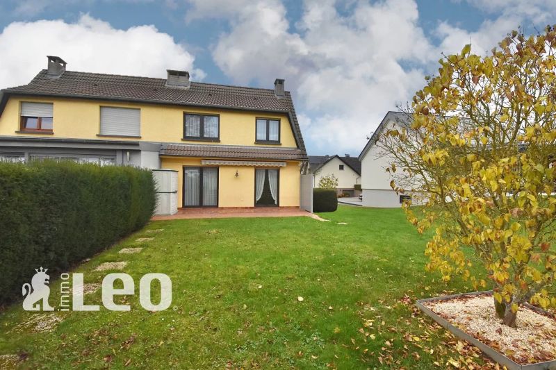 Semi-detached house with 3 rooms to sell in Olm