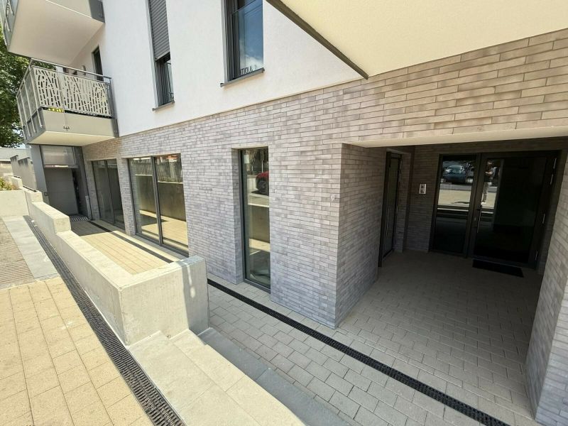 Office to sell in Schieren