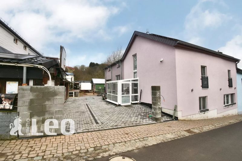 House with 8 rooms to sell in Sassel