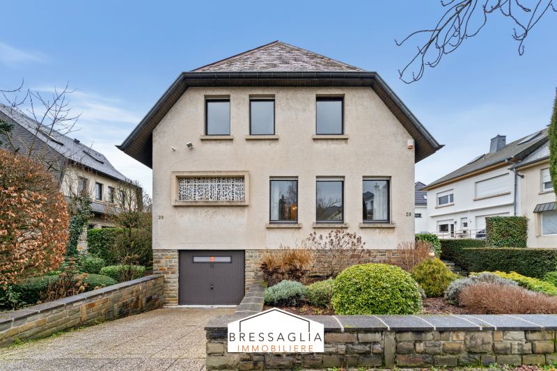 House with 4 rooms to sell in Howald