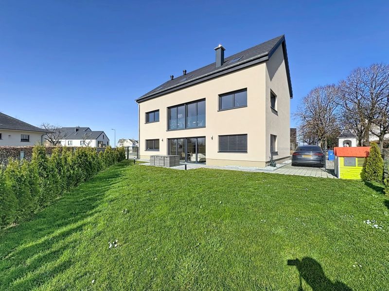 House with 5 rooms to sell in Marnach